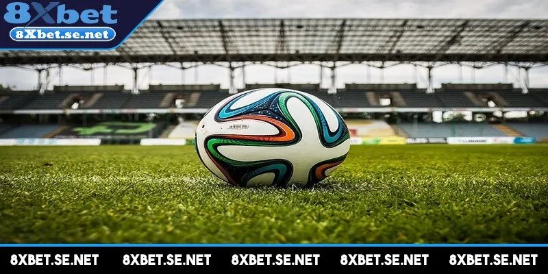 Đánh giá lối chơi của hai đội trong trận để đưa ra quyết định